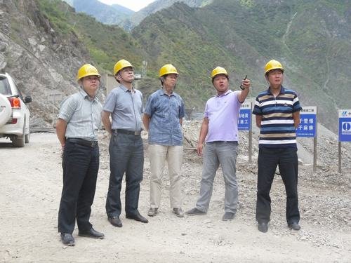 高本祥一行到水洛河各項目工地檢查指導工作 