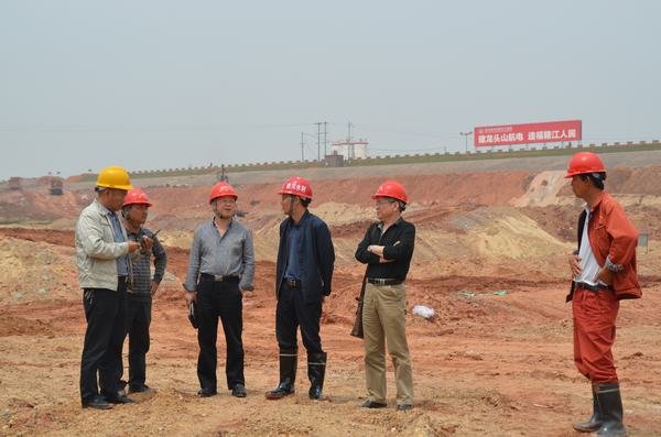 黃永沾、汪輝德一行參加江西龍頭山電站施工合同問題專題會議