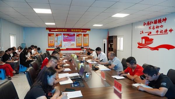 公司總經(jīng)理袁斌一行到虎渡溪航電工程項目指導工作