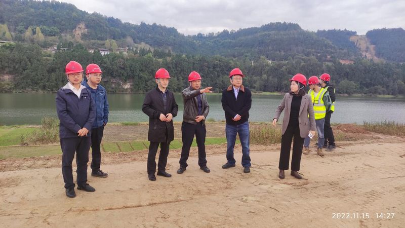 集團領(lǐng)導(dǎo)吳軍赴建設(shè)公司亭子口灌區(qū)一期工程總承包Ⅰ標(biāo)施工項目部調(diào)研檢查工作