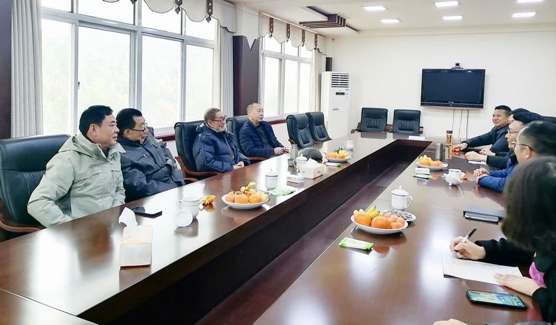 公司開(kāi)展新春慰問(wèn)退休干部工作