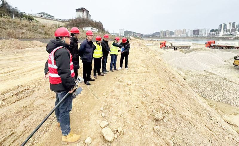 袁斌帶隊(duì)督導(dǎo)檢查重點(diǎn)項(xiàng)目復(fù)工復(fù)產(chǎn)及生產(chǎn)經(jīng)營(yíng)情況